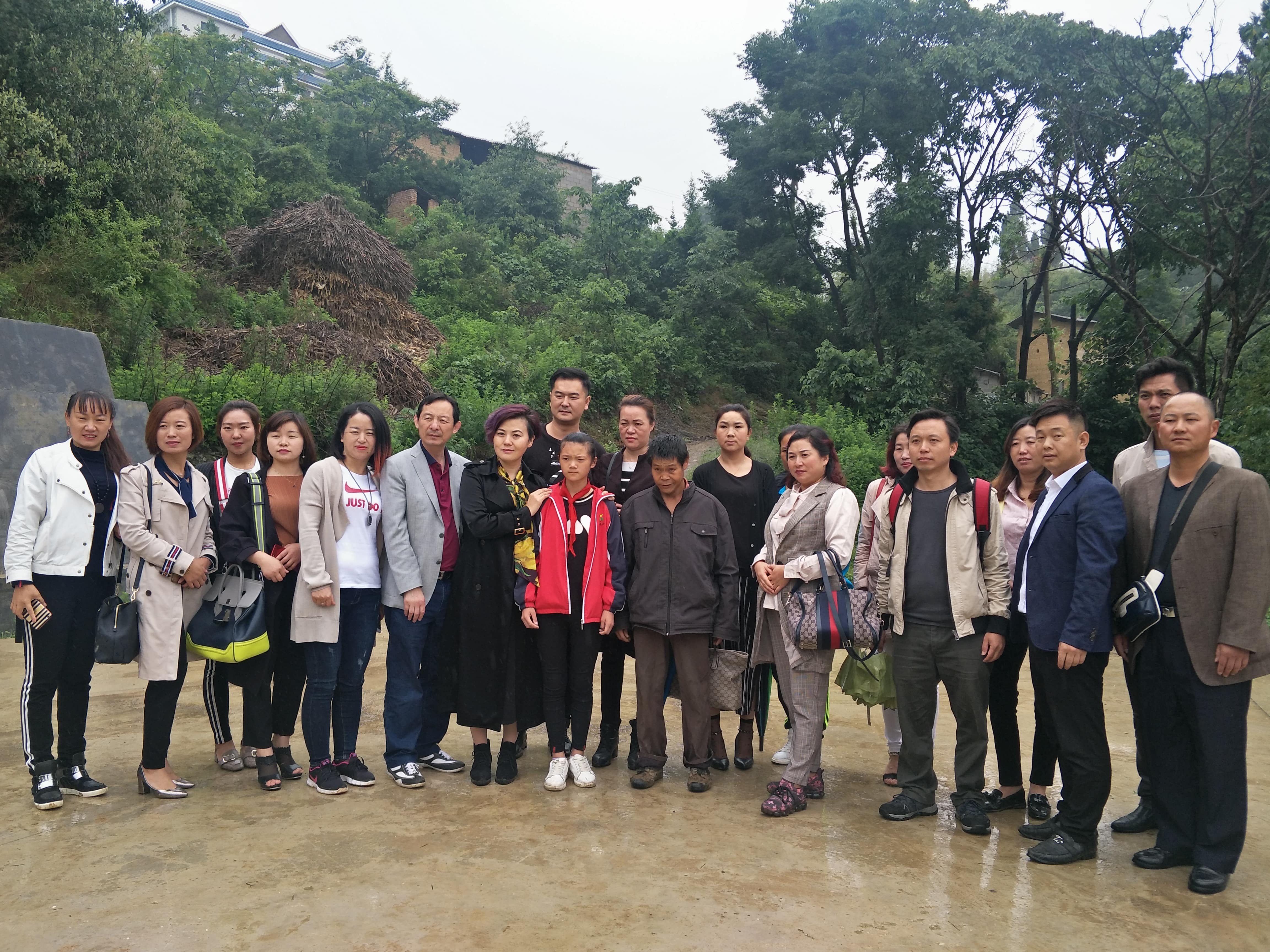第152所 石林彝族自治县路美邑中心学校路美邑球友会-球友会(中国)一站式服务平台
李凤莲小学